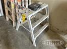 3'x28" aluminum step ladder